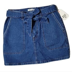 New Billabong Denim Mini Skirt With Belt Size 27